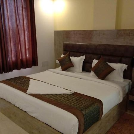 Hotel Broadway New Delhi Exterior photo