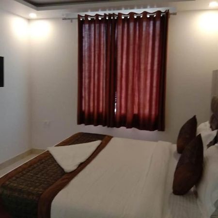 Hotel Broadway New Delhi Exterior photo