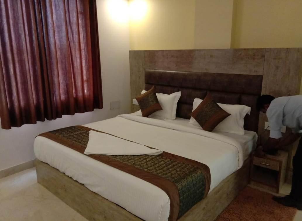 Hotel Broadway New Delhi Exterior photo